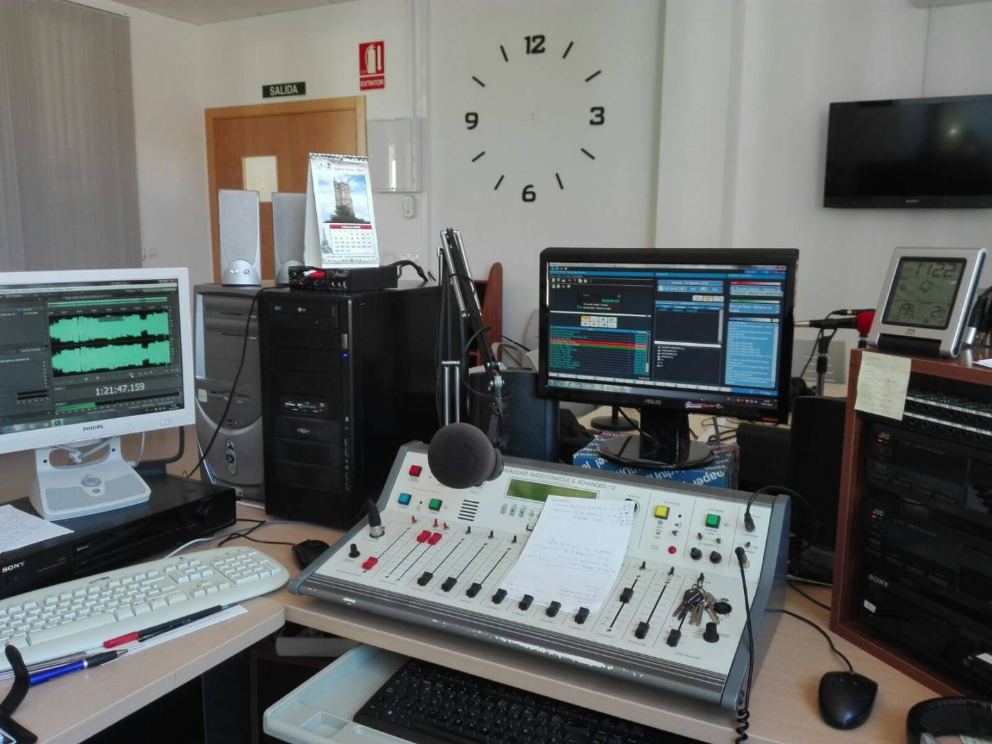 LAS REDES SOCIALES Y LA RADIO, estrategia multicanal.
