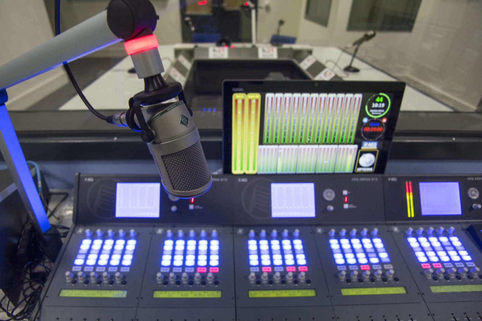 LAS REDES SOCIALES Y LA RADIO, estrategia multicanal.